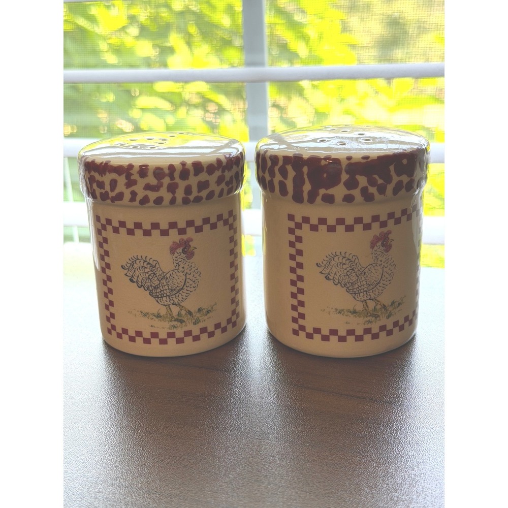 Vintage‎ Farmhouse Rooster Ceramic Salt and Pepper Shakers Red Checkered Set